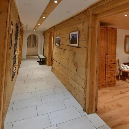 Mit Bergblick By Interhome דירה גרינדלוולד